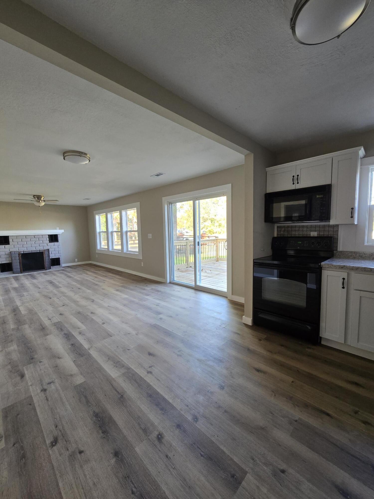 399 Hickory Road Battle Creek, MI 49017 - Photo 9 of 29 20241017_122903