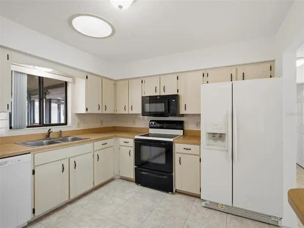 $689,000 | 808 East 1st Avenue, New Smyrna Beach, FL 32169