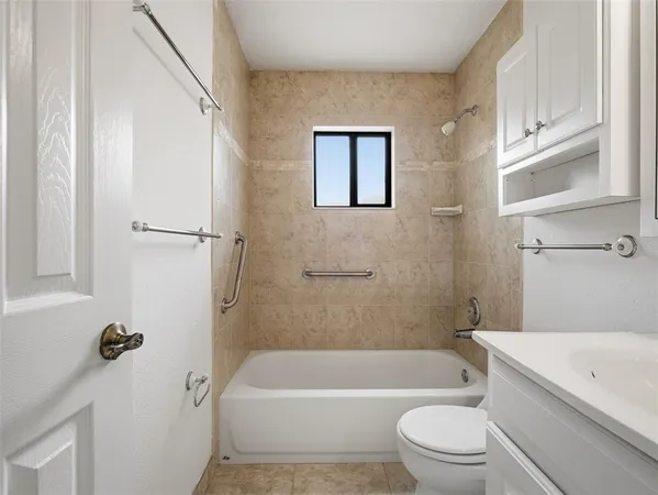 $689,000 | 808 East 1st Avenue, New Smyrna Beach, FL 32169