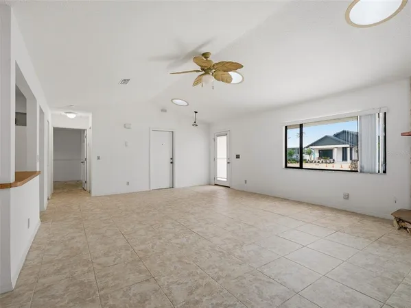 $689,000 | 808 East 1st Avenue, New Smyrna Beach, FL 32169