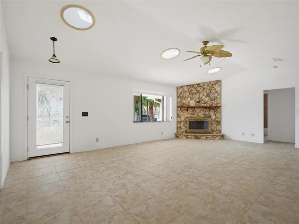 $689,000 | 808 East 1st Avenue, New Smyrna Beach, FL 32169