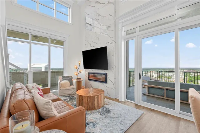 $839,900 | 300 South Duval Street, Unit 2209, Tallahassee, FL 32301