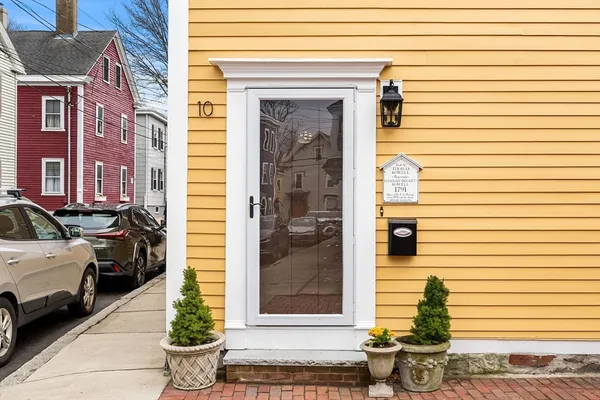 $1,000,000 | 10 Turner Street, Salem, MA 01970