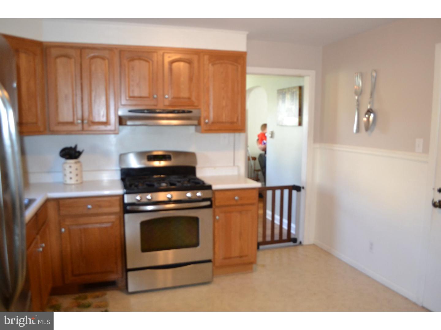 37 Thornridge Road Springfield, PA 19064 - Photo 9 of 25 Kitchen