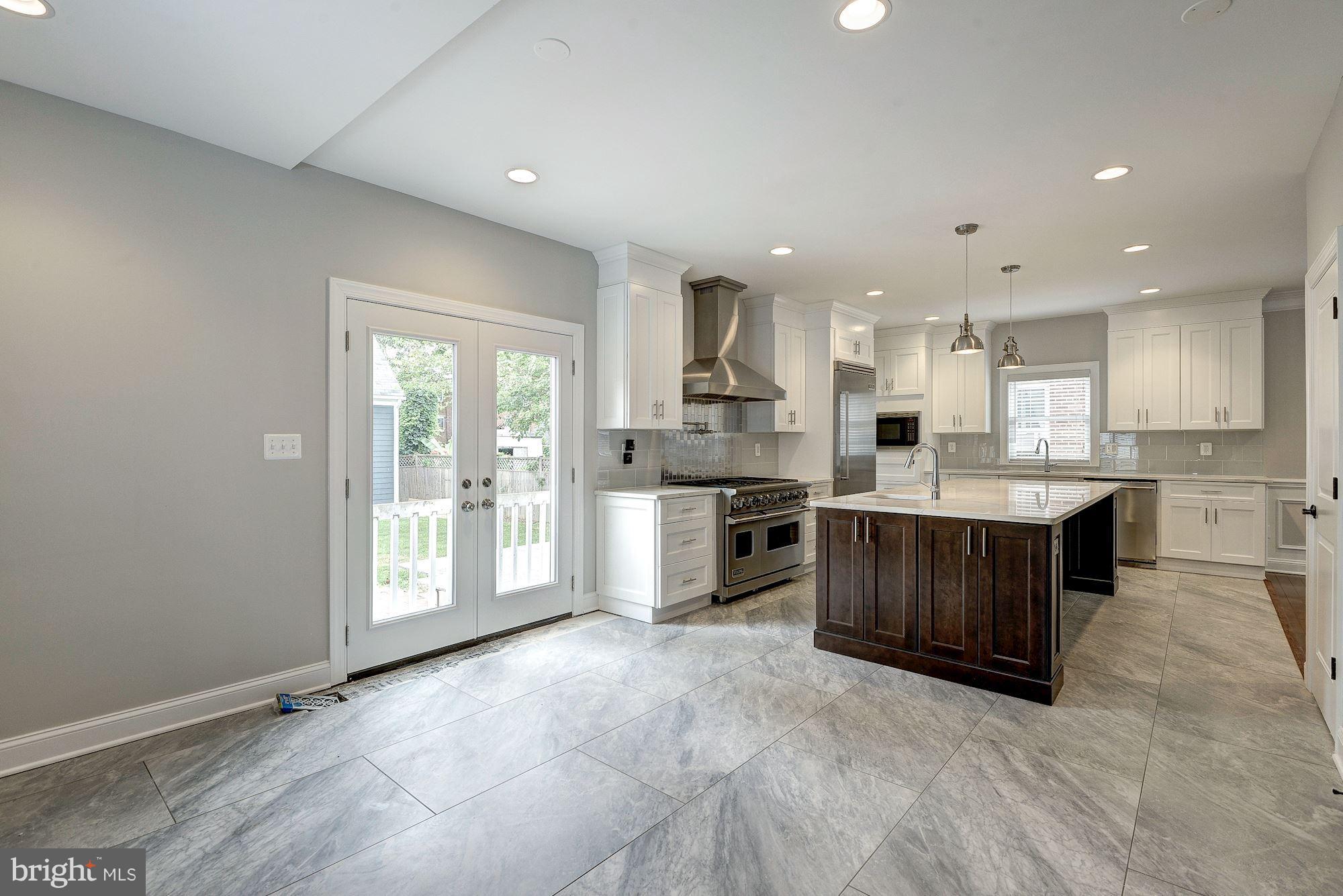 310 East Glebe Road Alexandria, VA 22305 - Photo 11 of 30 Kitchen
