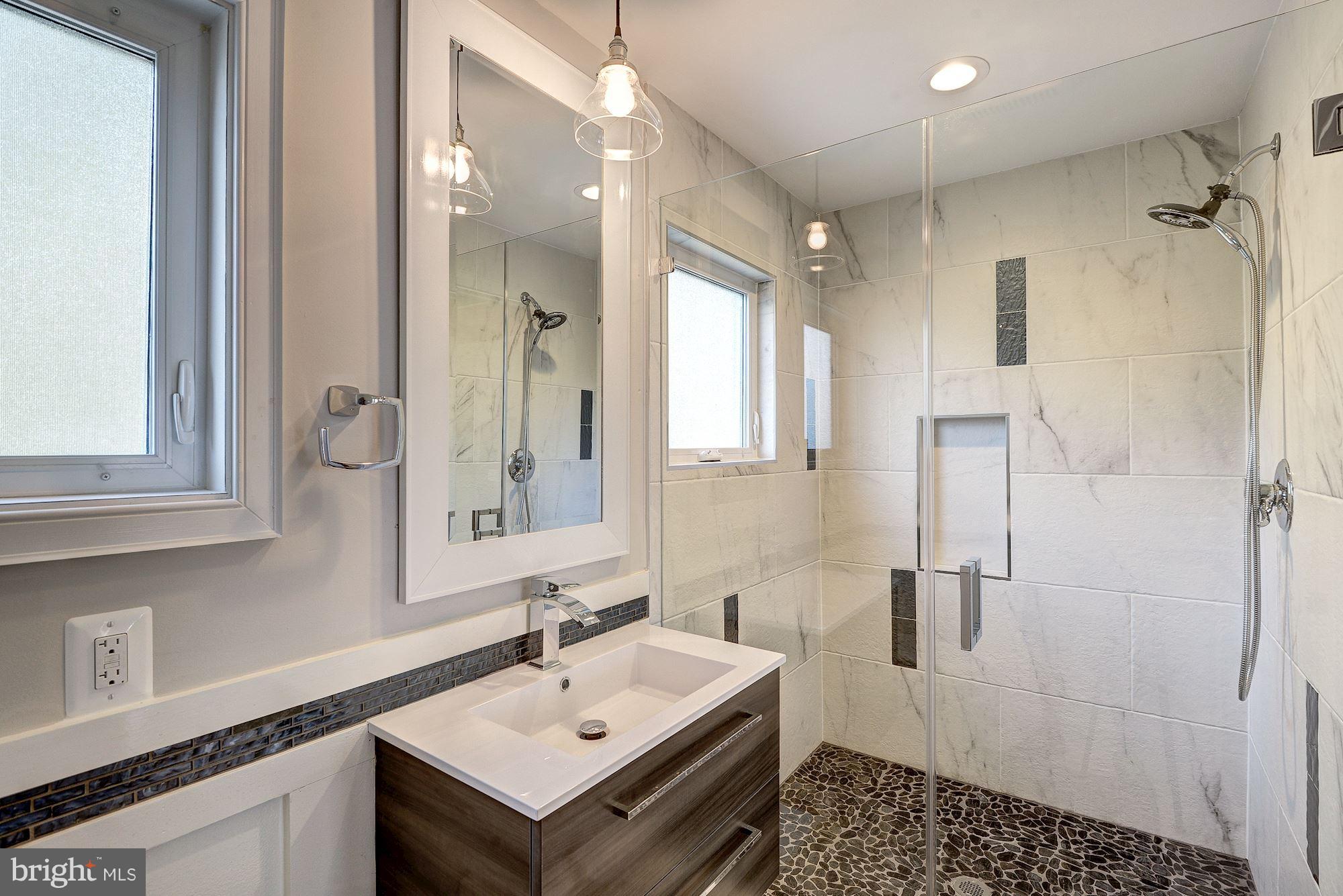 310 East Glebe Road Alexandria, VA 22305 - Photo 28 of 30 Bath