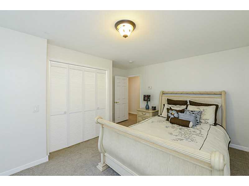 592 Pippin Orchard Road Cranston, RI 02921 - Photo 19 of 25 Bedroom.