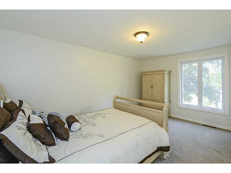 592 Pippin Orchard Road Cranston, RI 02921 - Photo 20 of 25 Bedroom.