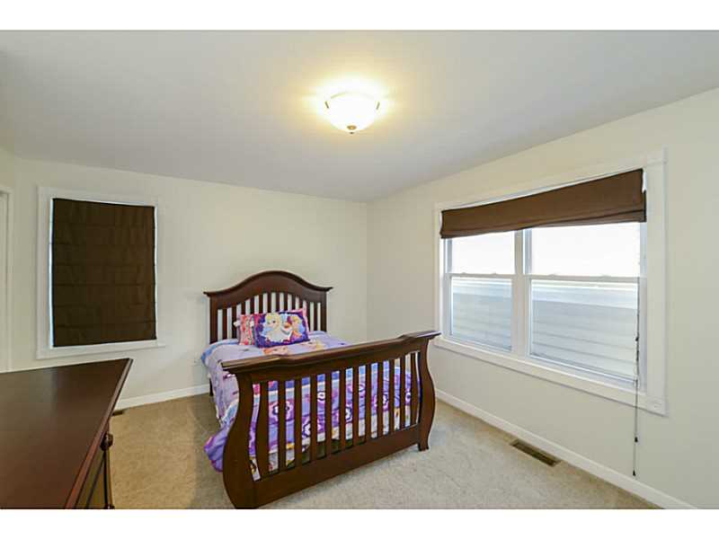 592 Pippin Orchard Road Cranston, RI 02921 - Photo 21 of 25 Bedroom.