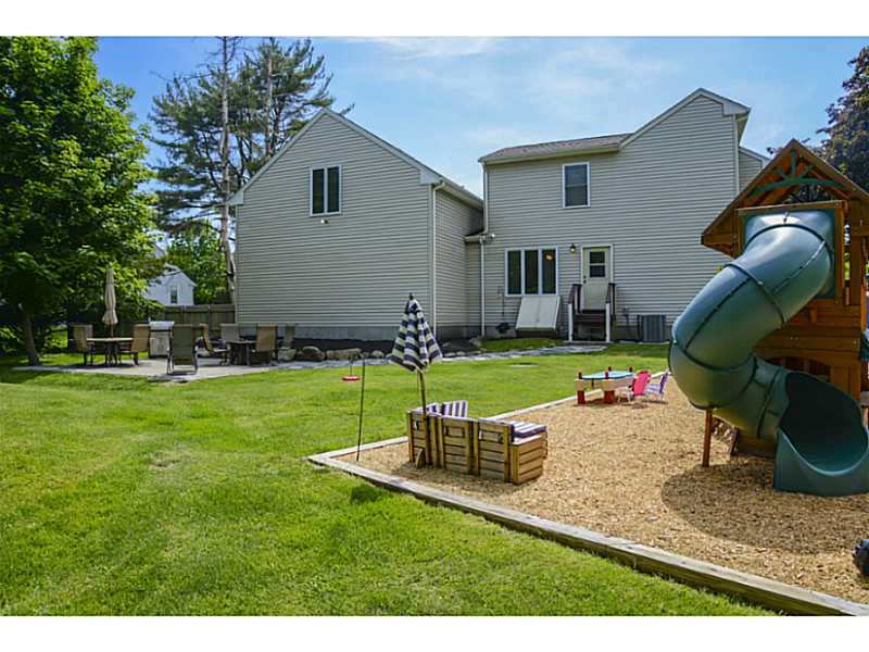 592 Pippin Orchard Road Cranston, RI 02921 - Photo 24 of 25 Exterior Back.