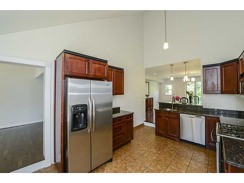 592 Pippin Orchard Road Cranston, RI 02921 - Photo 5 of 25 Kitchen.