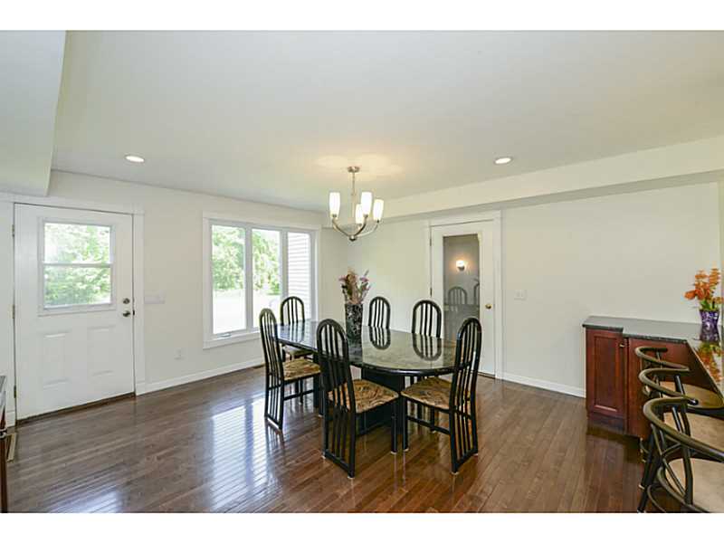 592 Pippin Orchard Road Cranston, RI 02921 - Photo 7 of 25 Dining Room.