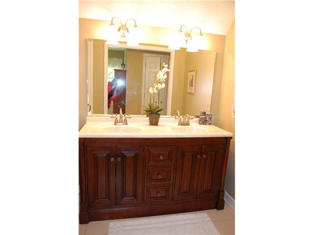 8925 Sargent Road Indianapolis, IN 46256 - Photo 16 of 24 Gallery Image 16