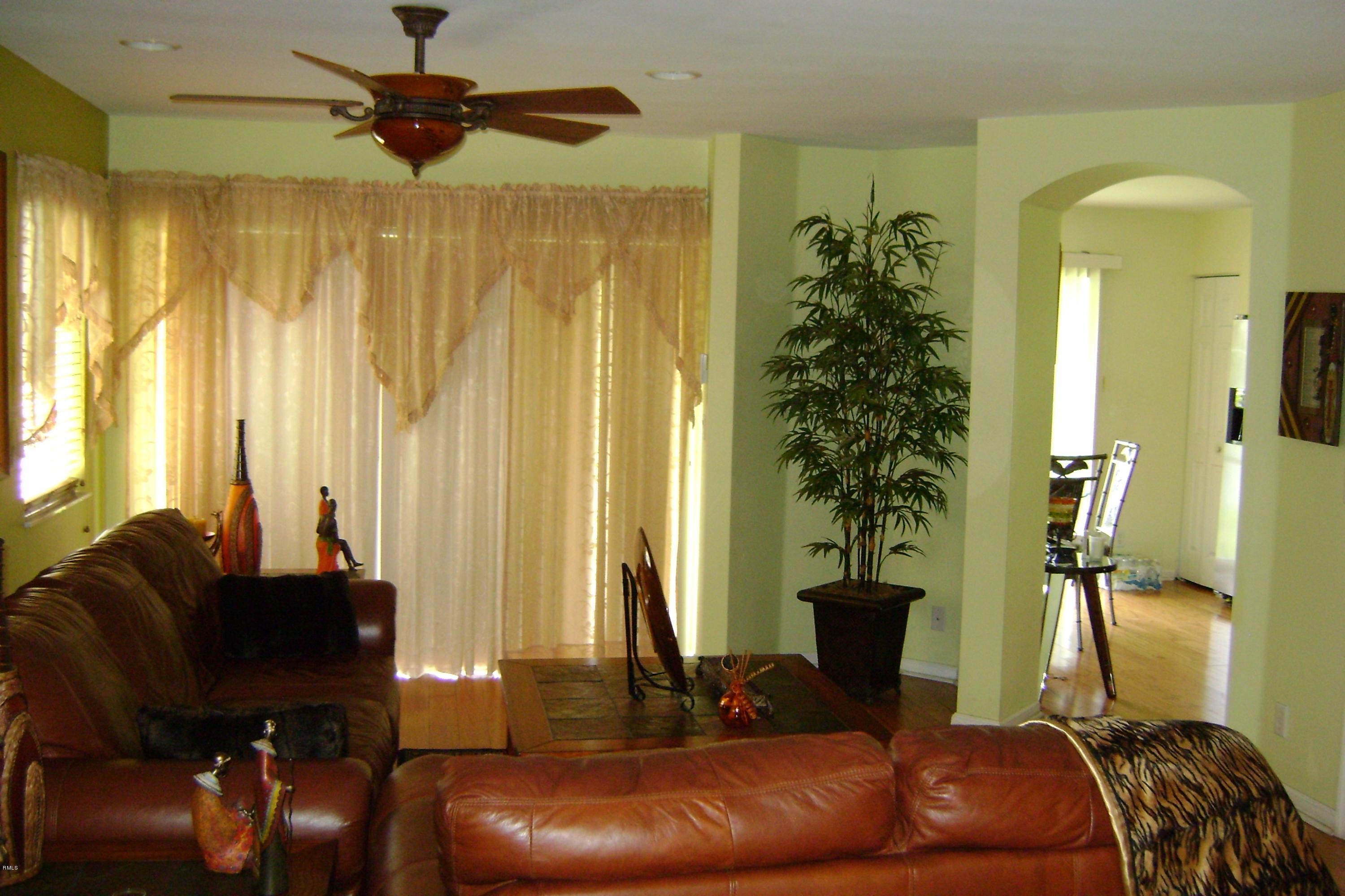 6301 Sandy Bank Terrace Riviera Beach, FL 33407 - Photo 4 of 6 DSC04909