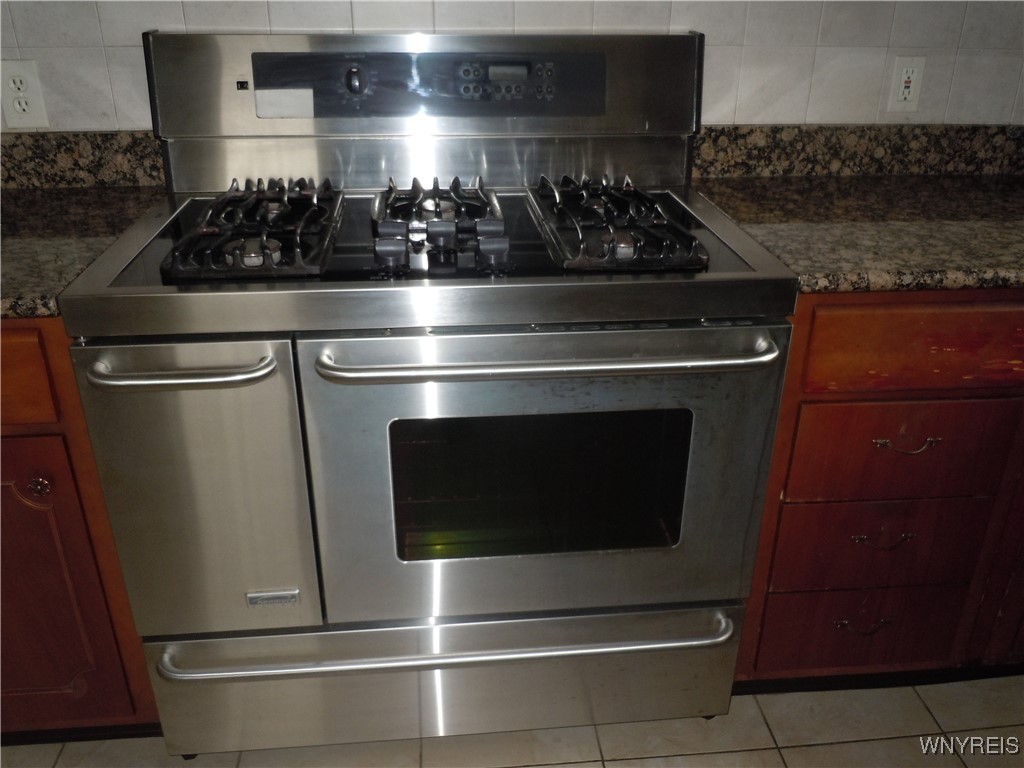 437 French Road Cheektowaga, NY 14227 - Photo 11 of 45 40 inch gas range