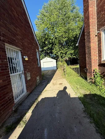 $92,000 | 9080 Stahelin Avenue, Detroit, MI 48228