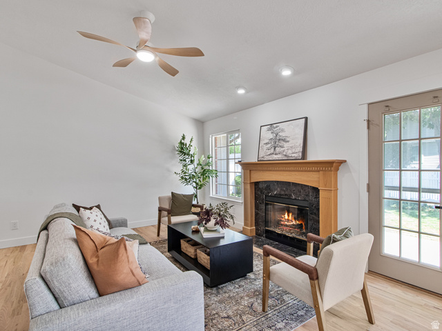 356 West Sunset Circle Centerville, UT 84014 - Photo 4 of 27