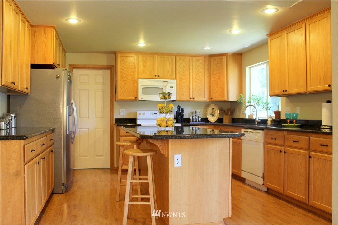 8108 173rd Avenue Southwest Rochester, WA 98579 - Photo 8 of 25 Gallery Image 8