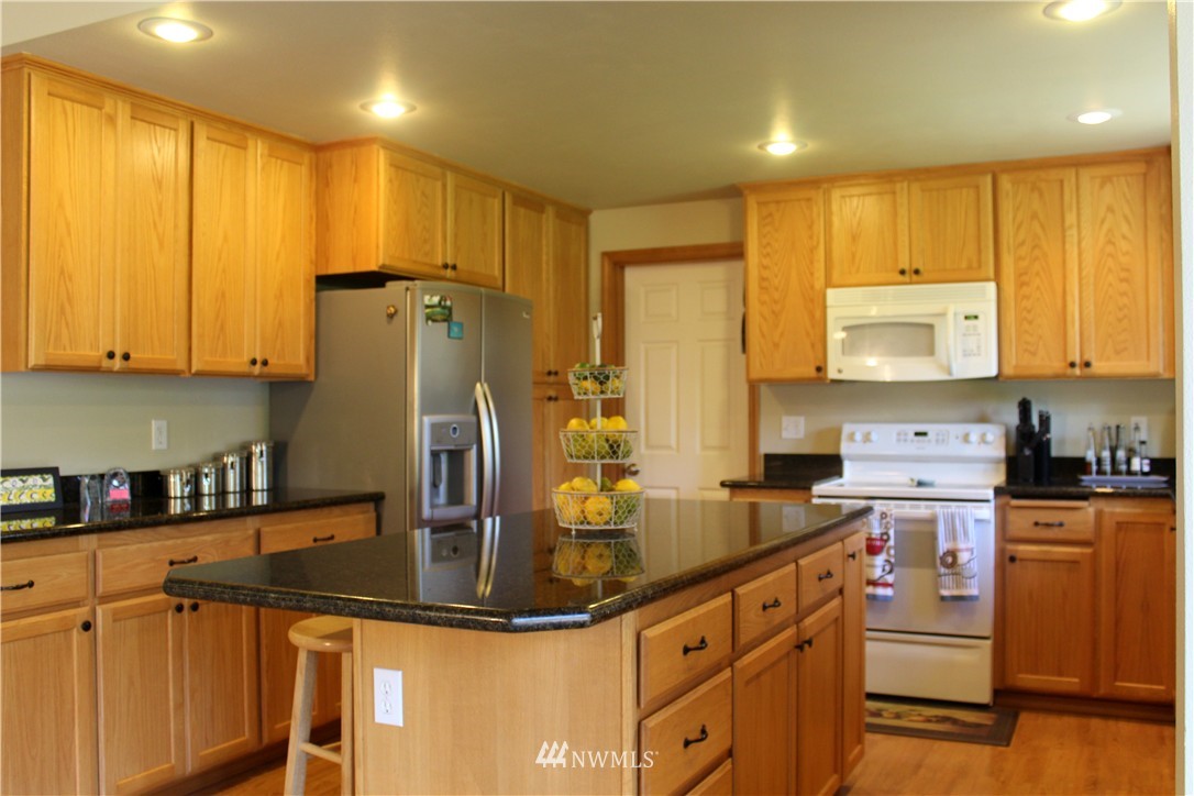 8108 173rd Avenue Southwest Rochester, WA 98579 - Photo 10 of 25 Gallery Image 10