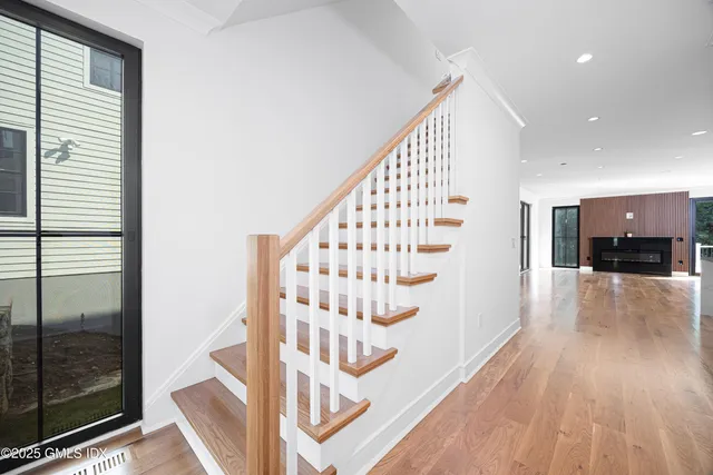 $3,295,000 | 20 Sound Beach Avenue, Old Greenwich, CT 06870