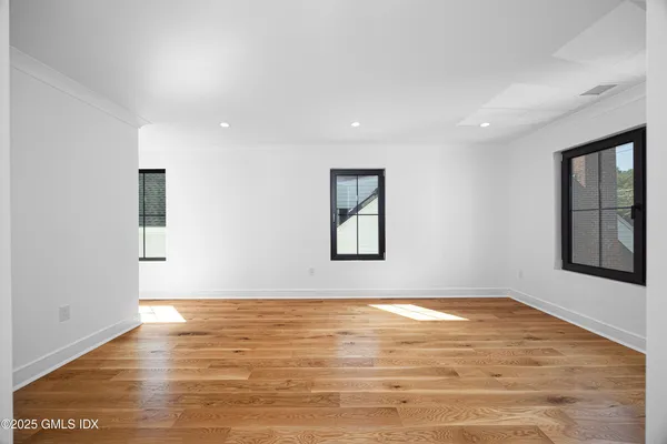 $3,195,000 | 20 Sound Beach Avenue, Old Greenwich, CT 06870