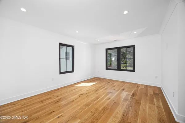$3,195,000 | 20 Sound Beach Avenue, Old Greenwich, CT 06870