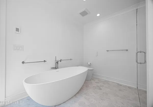 $3,195,000 | 20 Sound Beach Avenue, Old Greenwich, CT 06870