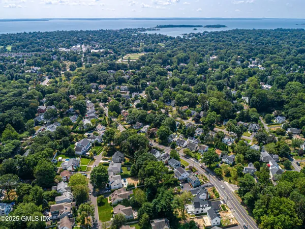 $3,195,000 | 20 Sound Beach Avenue, Old Greenwich, CT 06870