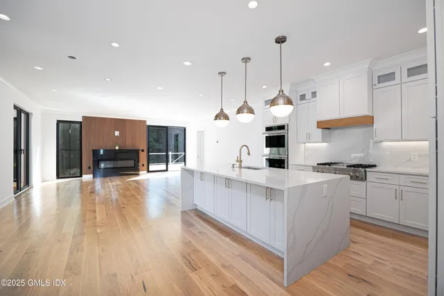 $3,295,000 | 20 Sound Beach Avenue, Old Greenwich, CT 06870