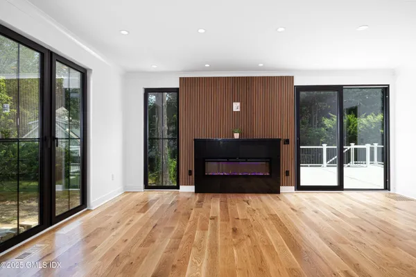 $3,195,000 | 20 Sound Beach Avenue, Old Greenwich, CT 06870