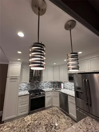 $525,000 | 33 Bass Court, Manorville, NY 11949