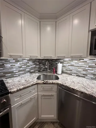 $525,000 | 33 Bass Court, Manorville, NY 11949