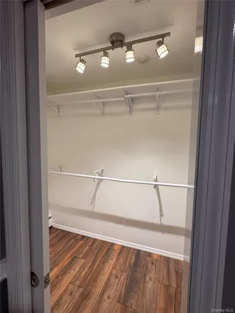 $525,000 | 33 Bass Court, Manorville, NY 11949