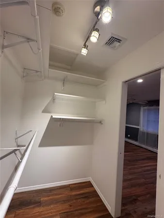 $525,000 | 33 Bass Court, Manorville, NY 11949