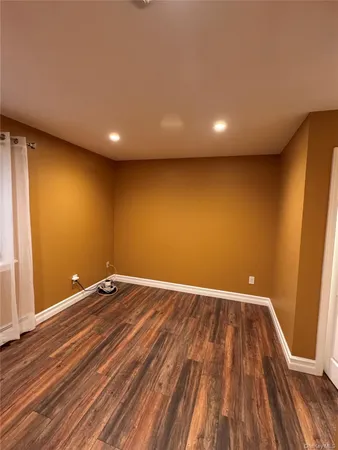 $525,000 | 33 Bass Court, Manorville, NY 11949
