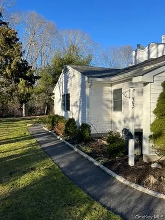 $525,000 | 33 Bass Court, Manorville, NY 11949