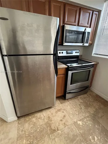 $1,875 | 953 Southwest 10th Street, Unit 8, Miami, FL 33130