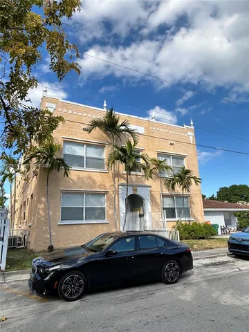 $1,875 | 953 Southwest 10th Street, Unit 8, Miami, FL 33130