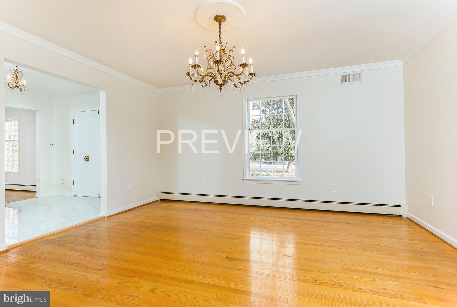 3901 Rive Drive Alexandria, VA 22309 - Photo 4 of 25 Living Room