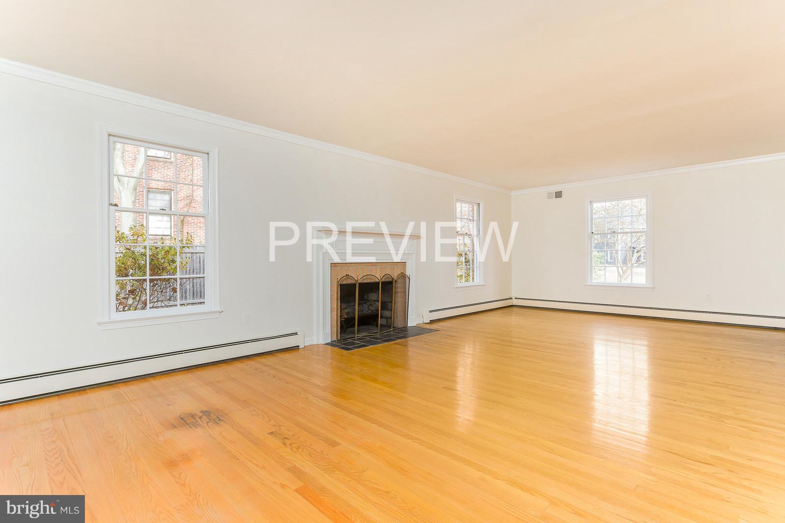 3901 Rive Drive Alexandria, VA 22309 - Photo 5 of 25 Living Room