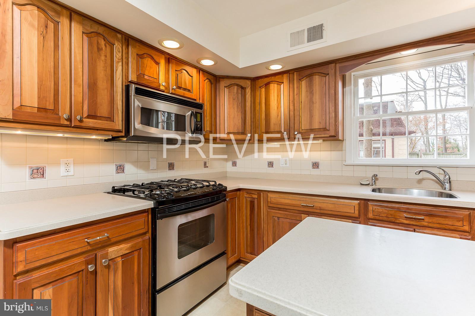 3901 Rive Drive Alexandria, VA 22309 - Photo 8 of 25 Kitchen