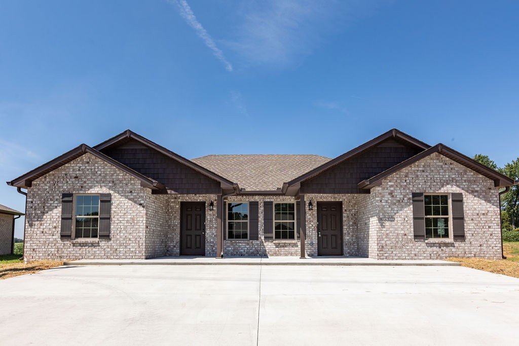 215 Kerr Way Portland, TN 37148 - Photo 1 of 16 Gallery Image 1