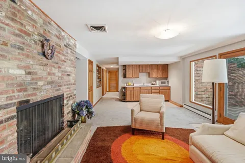 $1,625,000 | 9228 Farnsworth Drive, Potomac, MD 20854