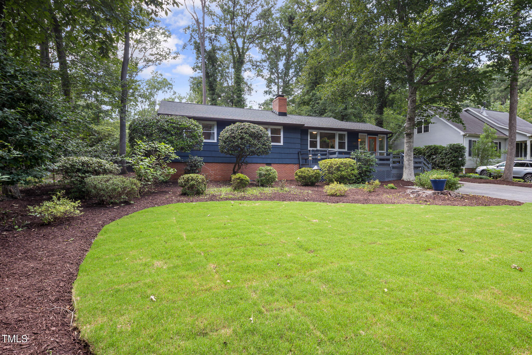 418 Ridgefield Road Chapel Hill, NC 27517 - Photo 2 of 27 2Facade2