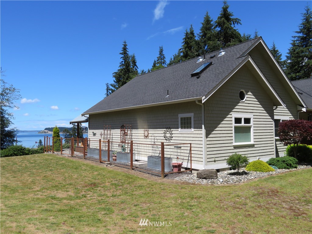 6070 Wahl Road Freeland, WA 98249 - Photo 5 of 25
