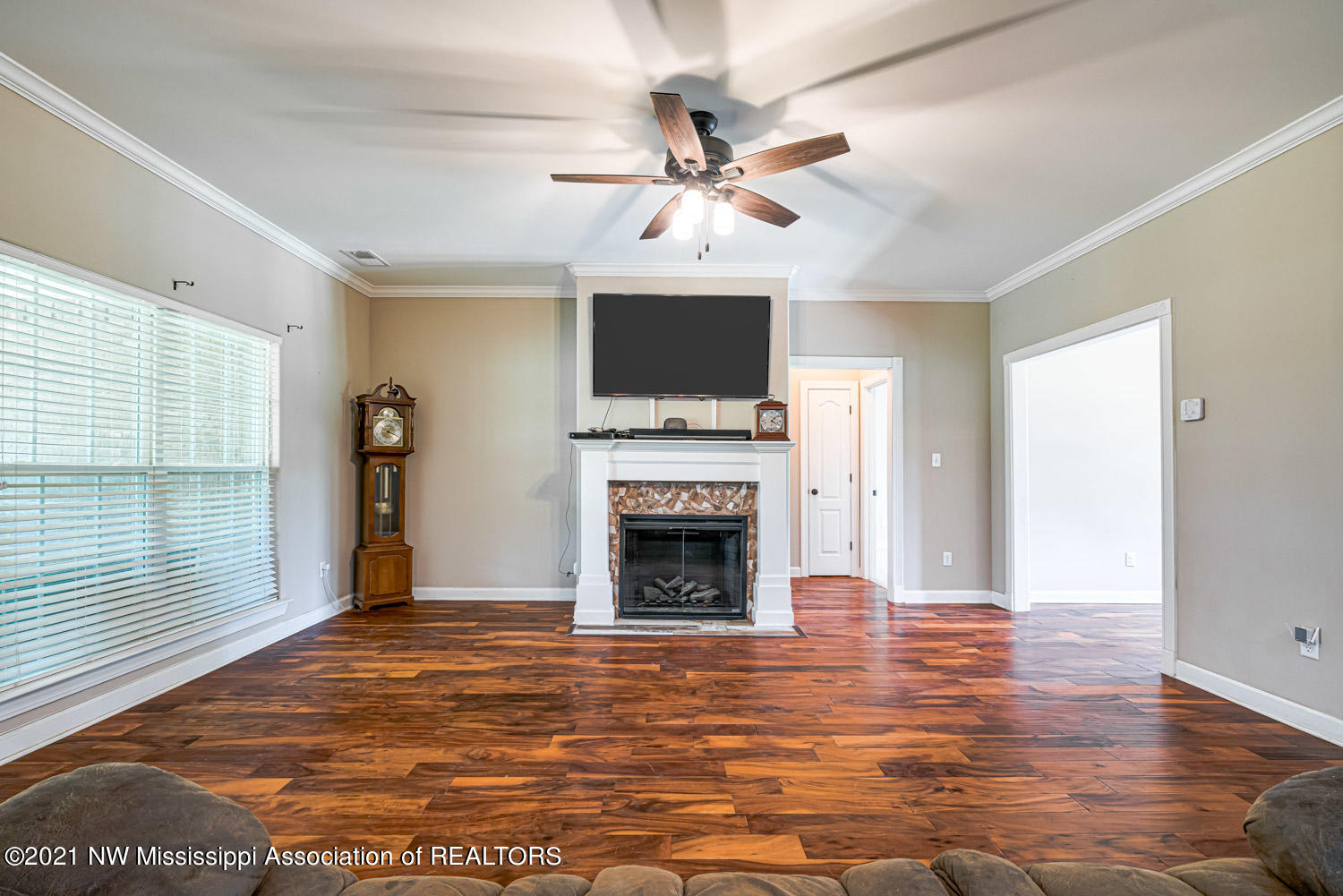 13193 Cathy Road Byhalia, MS 38611 - Photo 12 of 37 Living Room