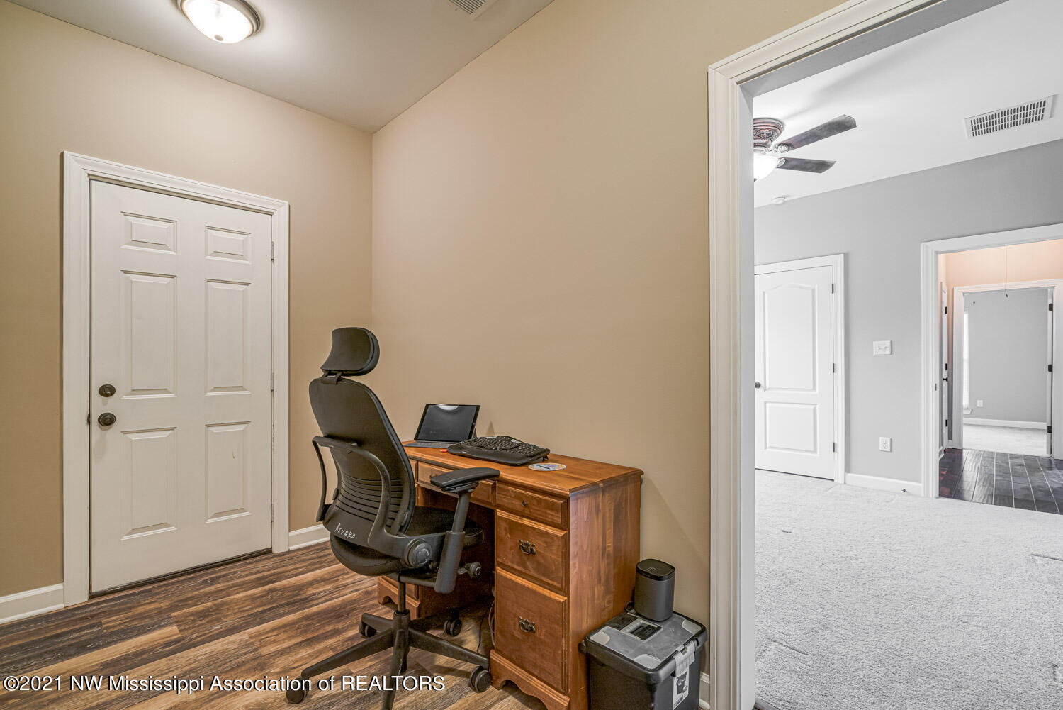 13193 Cathy Road Byhalia, MS 38611 - Photo 24 of 37 Bonus room/office Downstairs