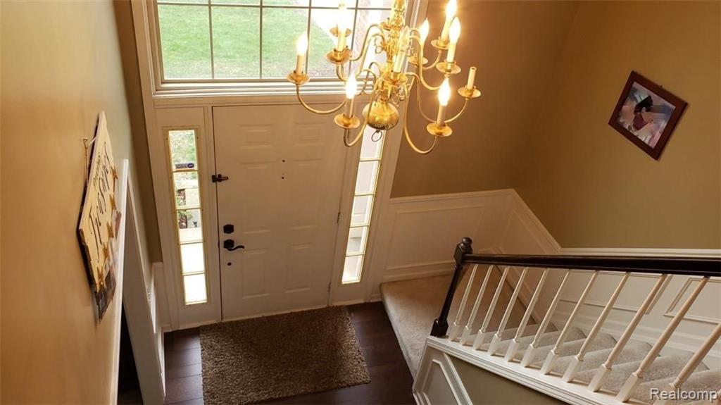 217 Saxon Court Rochester Hills, MI 48307 - Photo 3 of 25