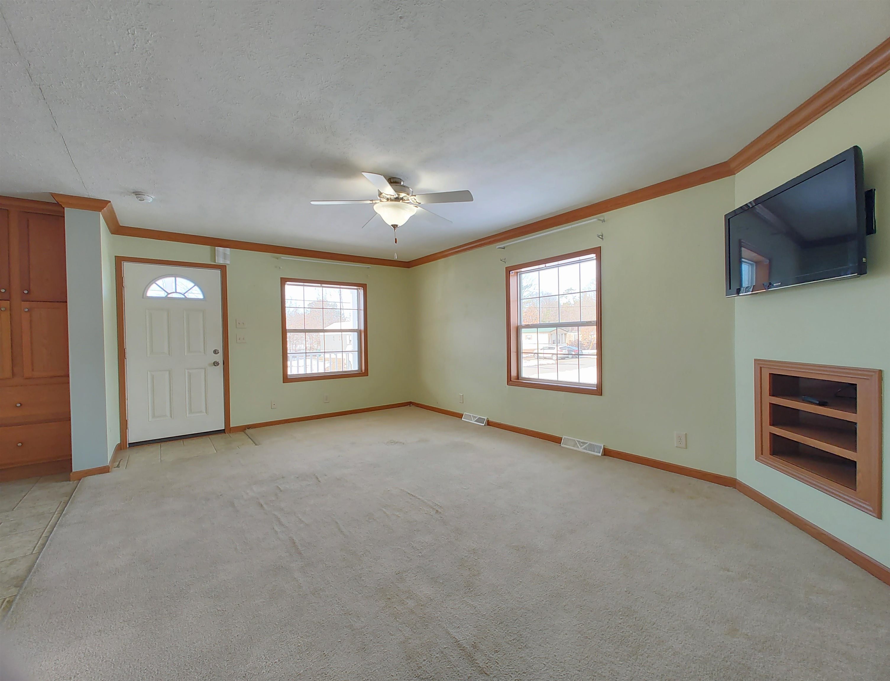 8 Rudman Drive Rochester, NH 03839 - Photo 4 of 29