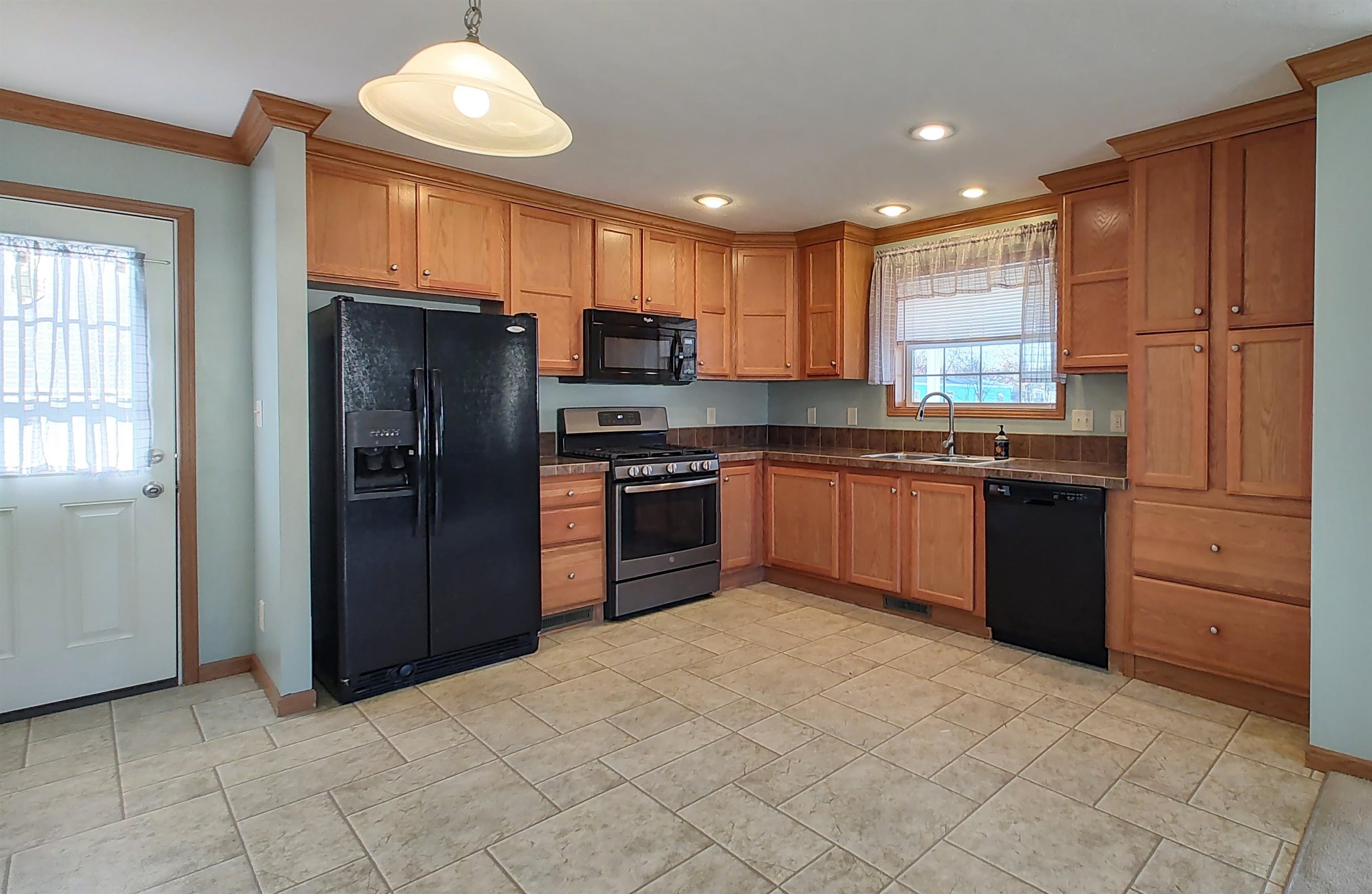 8 Rudman Drive Rochester, NH 03839 - Photo 7 of 29
